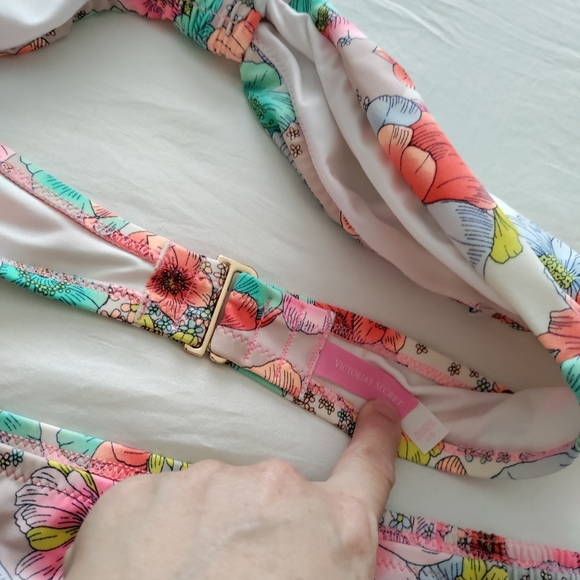 Victoria's Secret high waisted bikini! - Picture 5 of 9